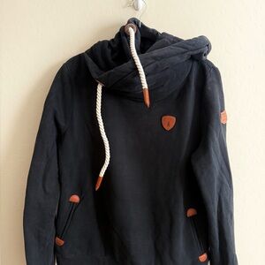 Women’s Wanakome Black Sweater with Brown Accents with pockets